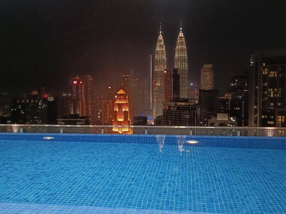 Apartamento C14B Modern Infinity Pool Klcc Balcony View Kuala Lumpur Exterior foto