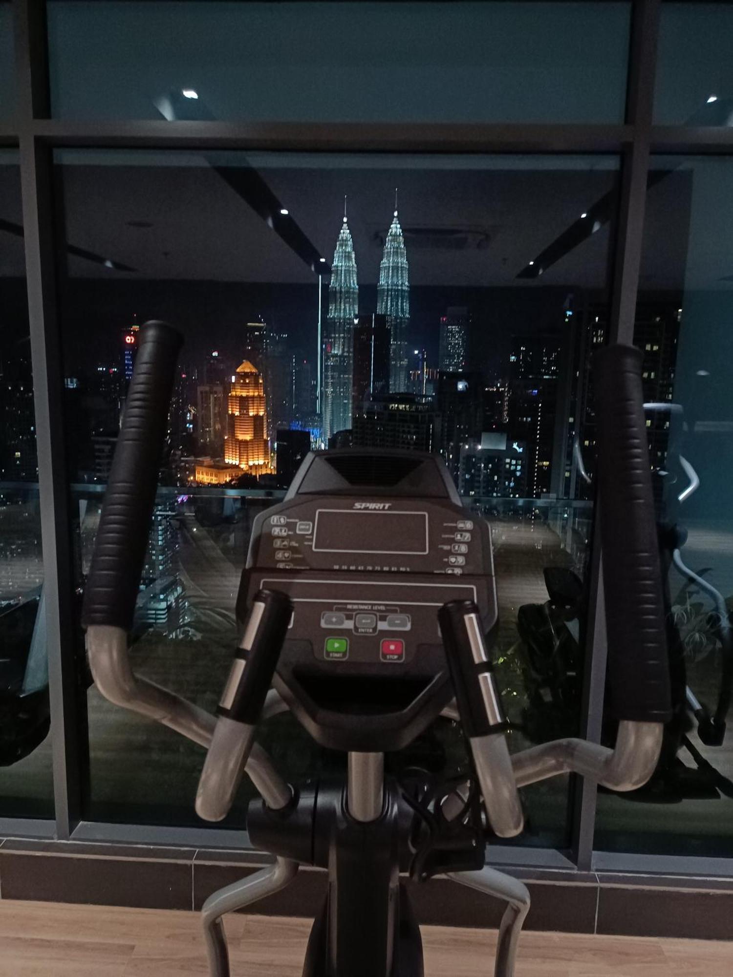 Apartamento C14B Modern Infinity Pool Klcc Balcony View Kuala Lumpur Exterior foto