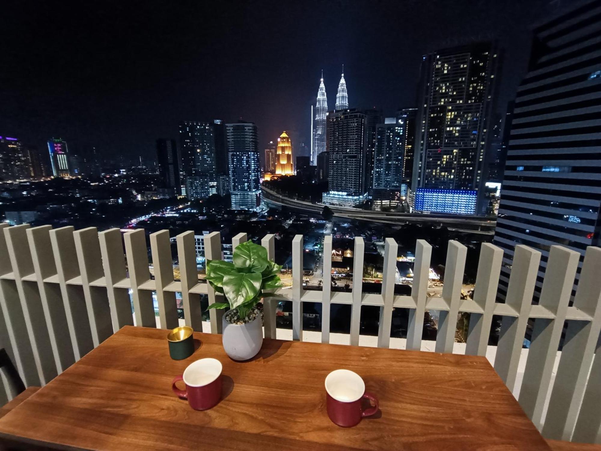 Apartamento C14B Modern Infinity Pool Klcc Balcony View Kuala Lumpur Exterior foto