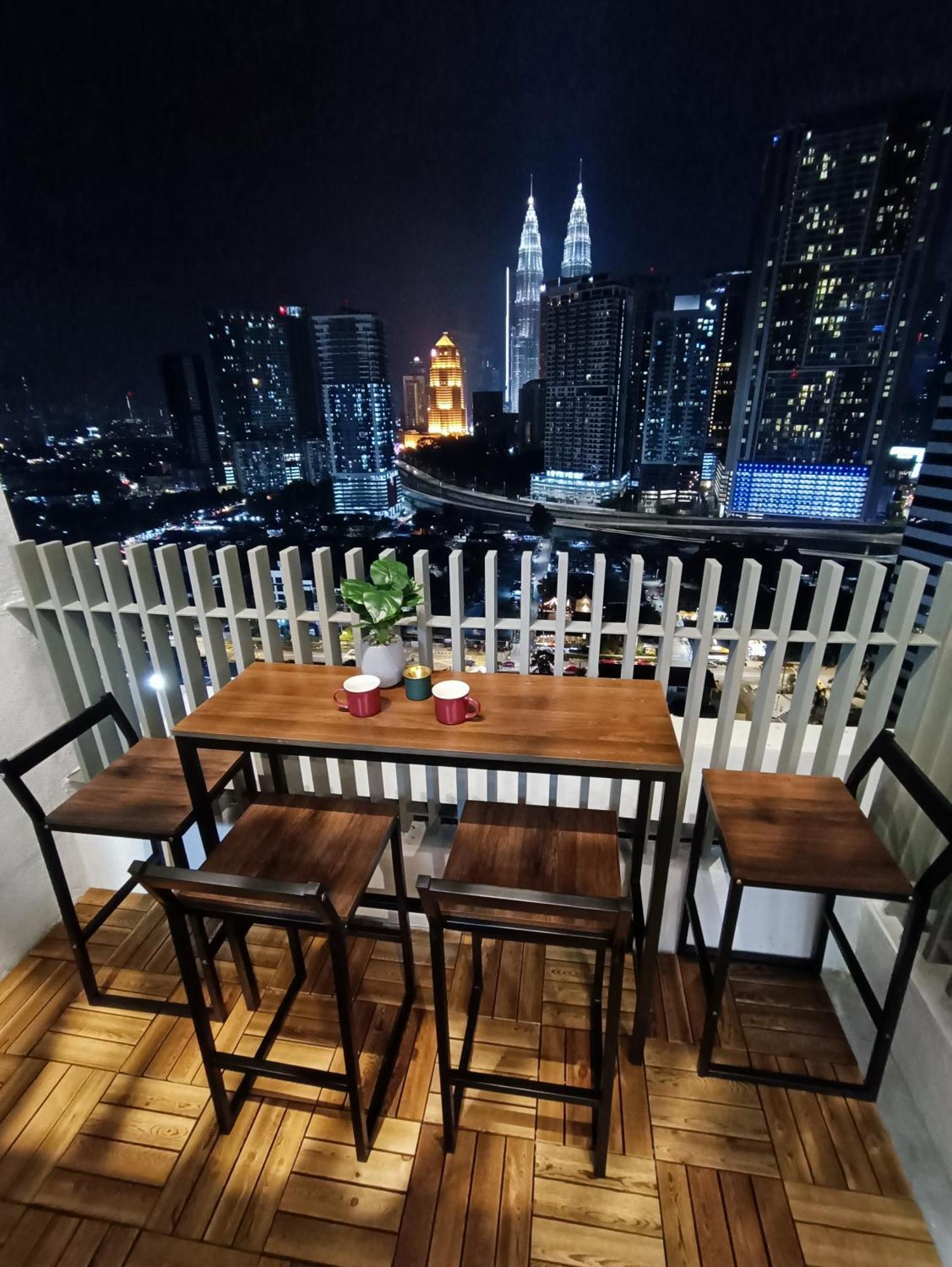 Apartamento C14B Modern Infinity Pool Klcc Balcony View Kuala Lumpur Exterior foto