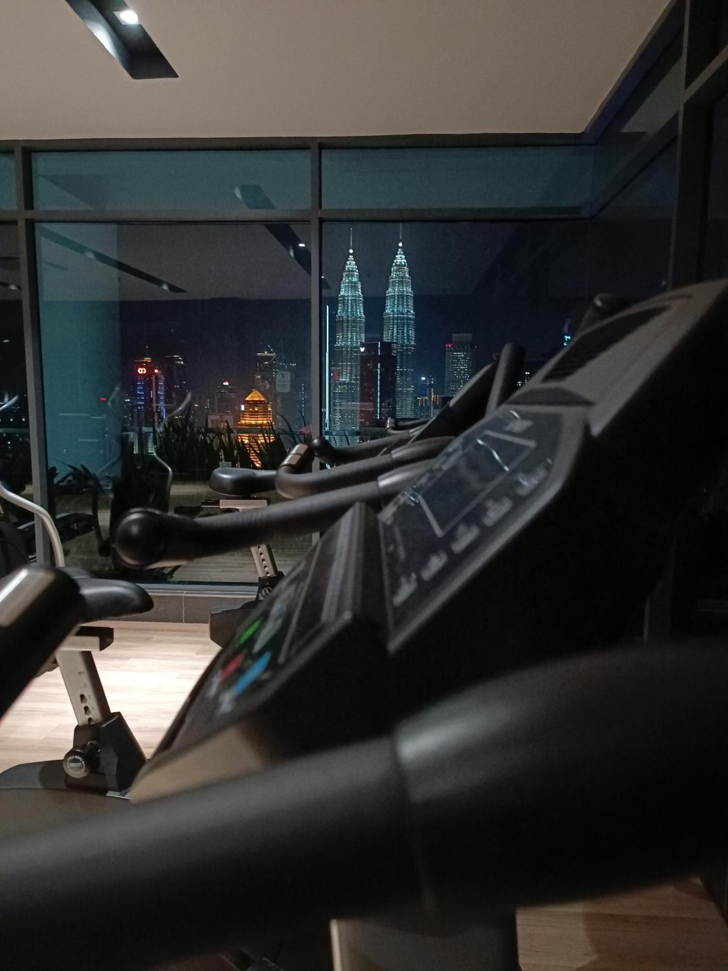 Apartamento C14B Modern Infinity Pool Klcc Balcony View Kuala Lumpur Exterior foto